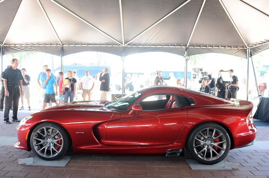  Dodge Viper SRT GTS 2013 года  (фото 26 из 42)